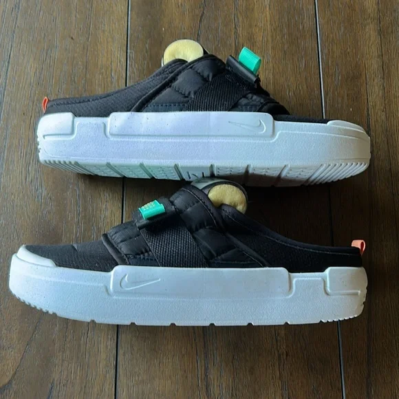 NWOT Nike Off-Line Slip-On ‘Black Menta’ — 2 Different Insoles NWOT Nike Off-Line Slip-On  main image 2